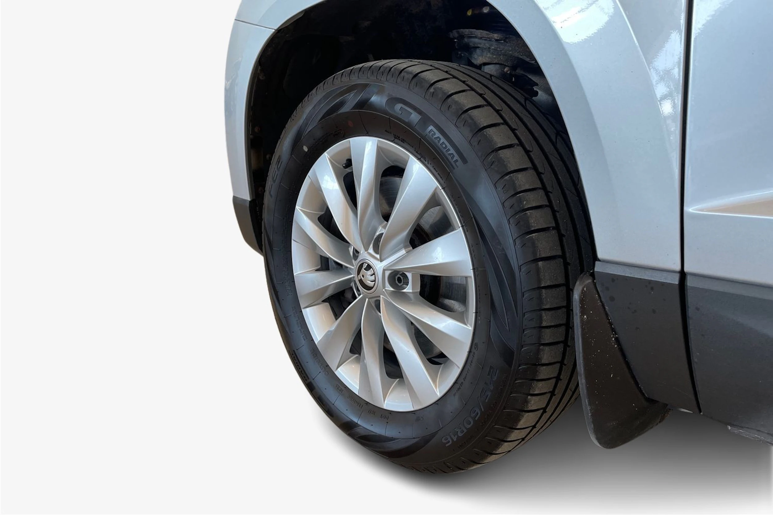 harmaa Skoda Karoq 2019 kuva 9.