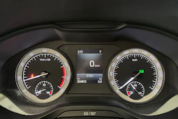 harmaa Skoda Karoq 2019 kuva 13.