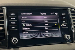 harmaa Skoda Karoq 2019 kuva 17.