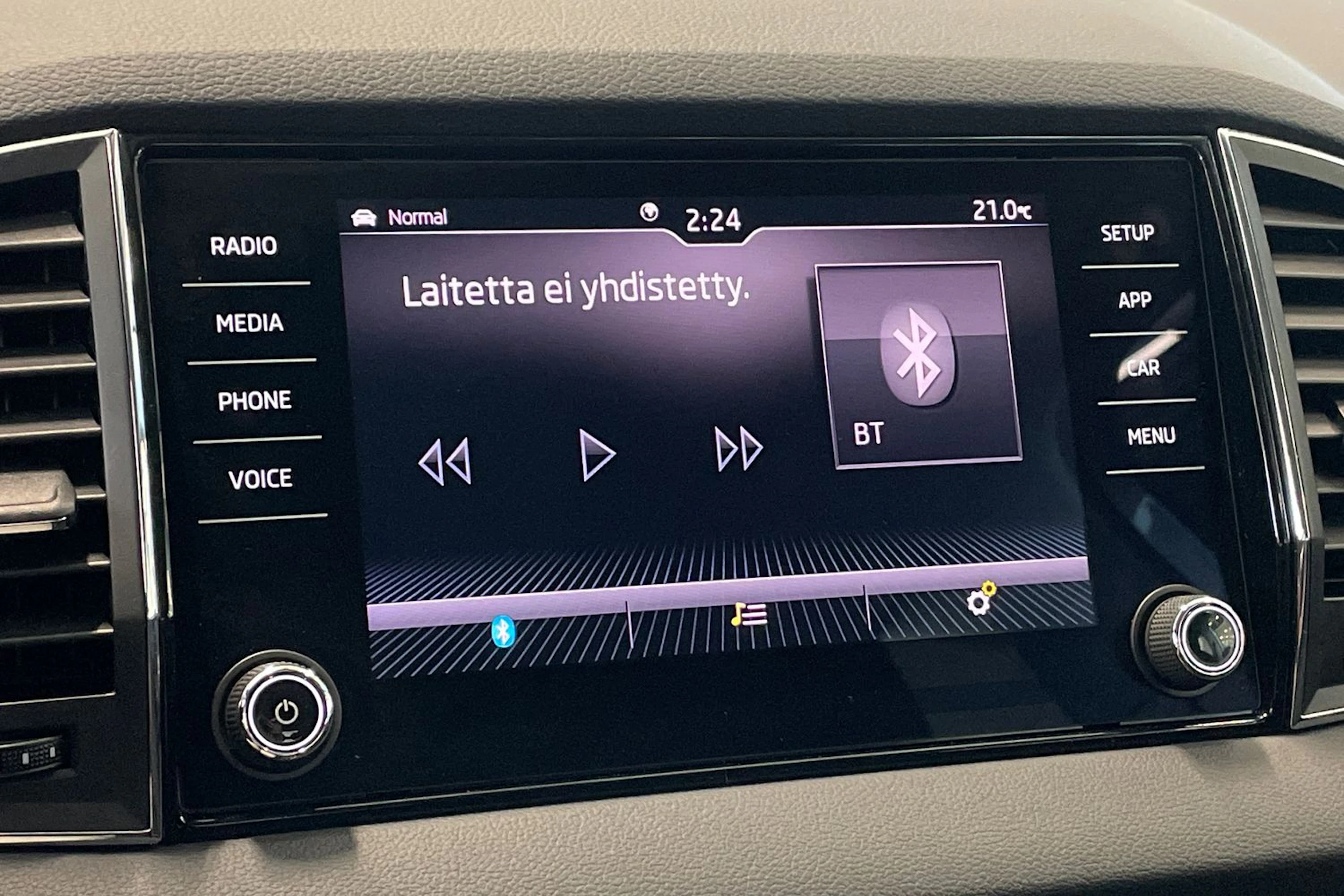 harmaa Skoda Karoq 2019 kuva 18.