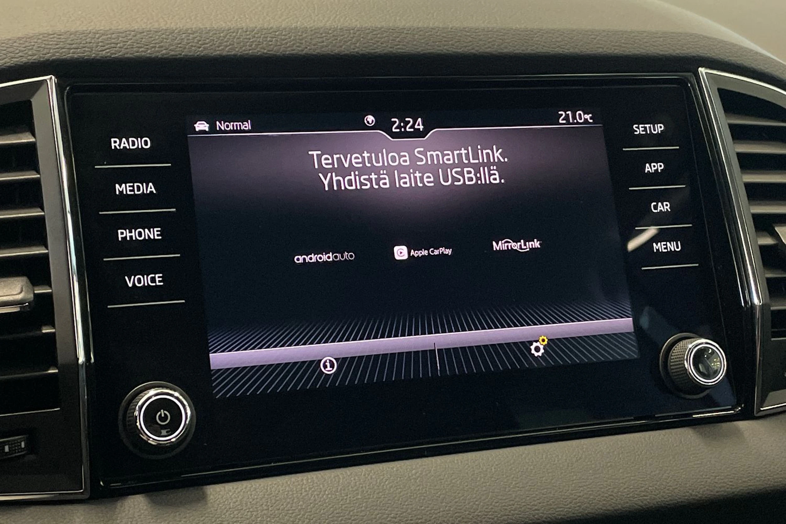 harmaa Skoda Karoq 2019 kuva 19.