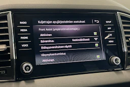 harmaa Skoda Karoq 2019 kuva 20.