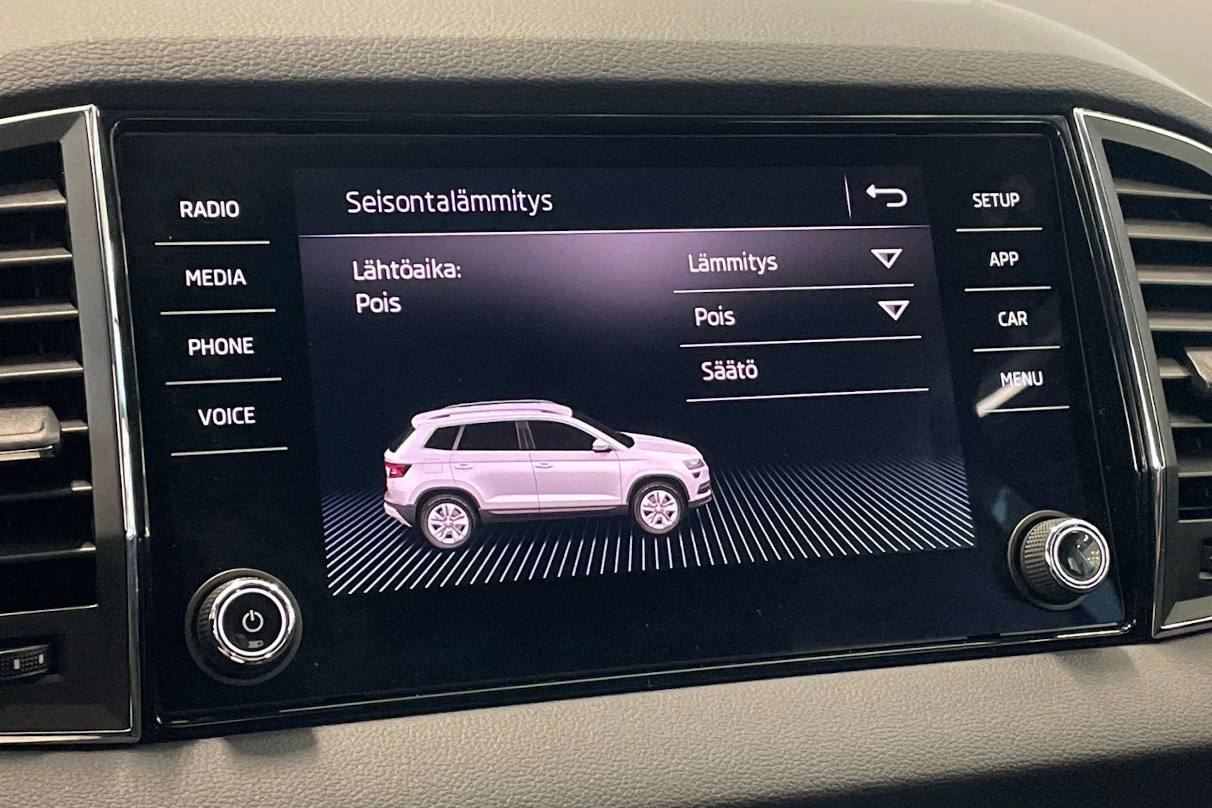 harmaa Skoda Karoq 2019 kuva 21.