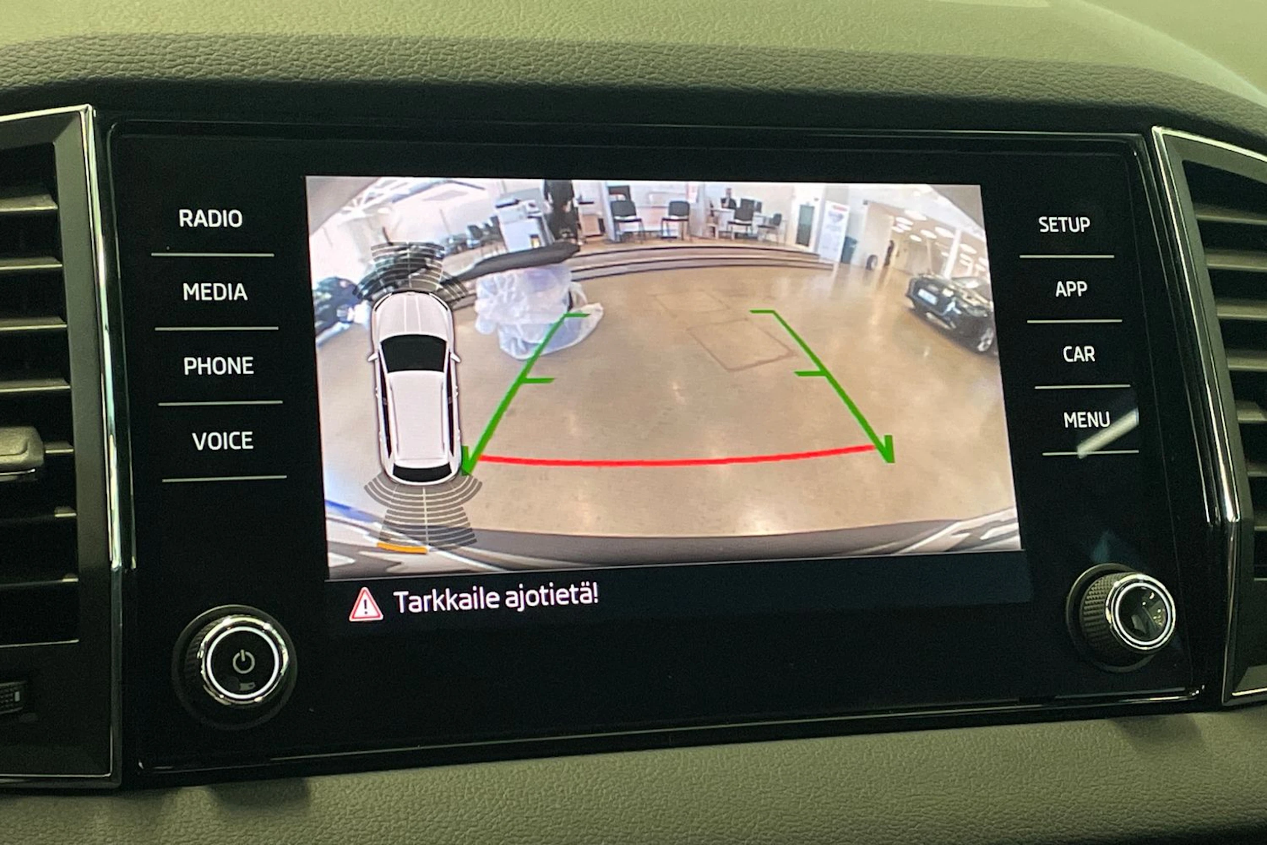 harmaa Skoda Karoq 2019 kuva 22.