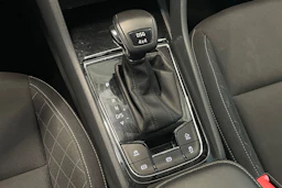 harmaa Skoda Karoq 2019 kuva 24.
