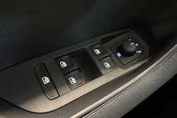 harmaa Skoda Karoq 2019 kuva 25.
