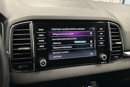 valkoinen Skoda Karoq 2019 kuva 24.