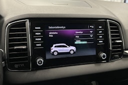 valkoinen Skoda Karoq 2019 kuva 27.