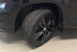 musta Skoda Karoq 2019 kuva 10.