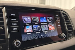 musta Skoda Karoq 2019 kuva 15.