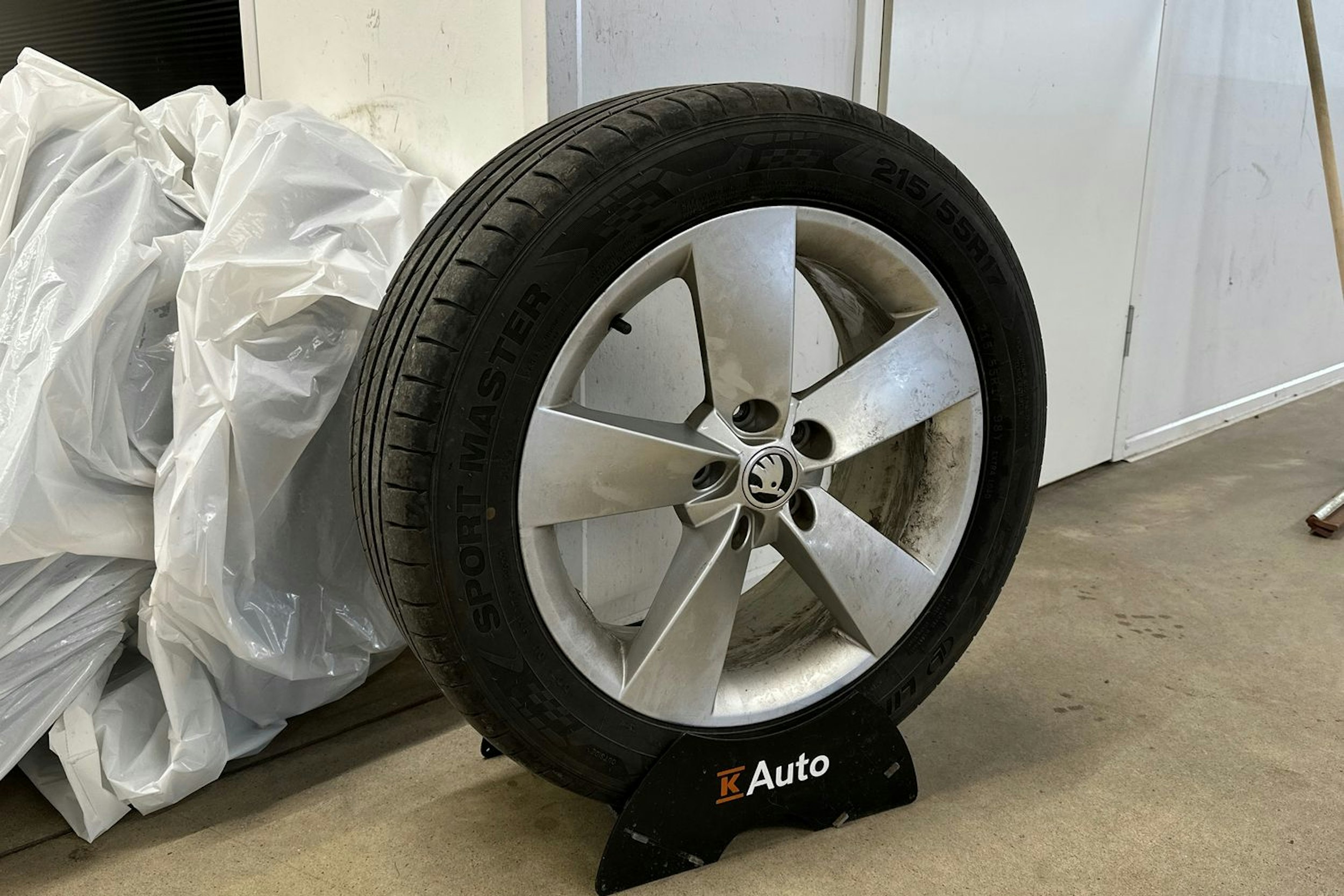 musta Skoda Karoq 2019 kuva 13.