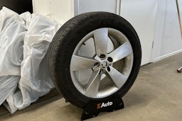 musta Skoda Karoq 2019 kuva 13.