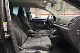 musta Skoda Karoq 2019 kuva 14.