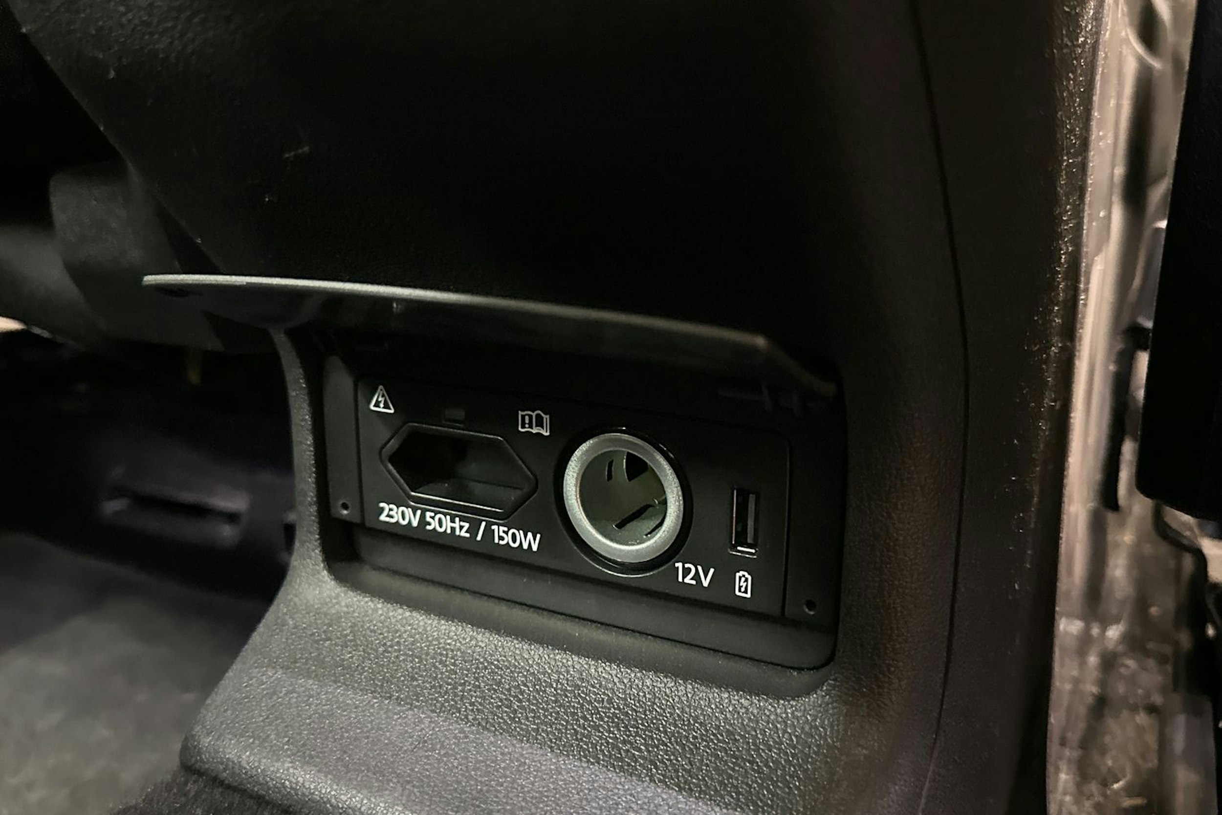 musta Skoda Karoq 2019 kuva 15.