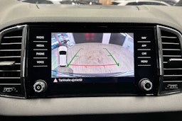 musta Skoda Karoq 2019 kuva 18.