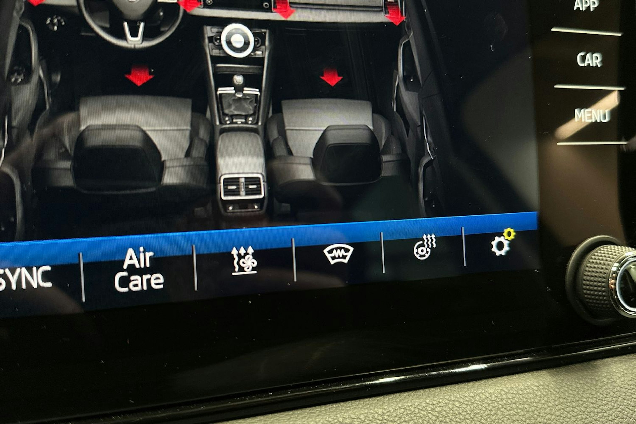 musta Skoda Karoq 2019 kuva 22.