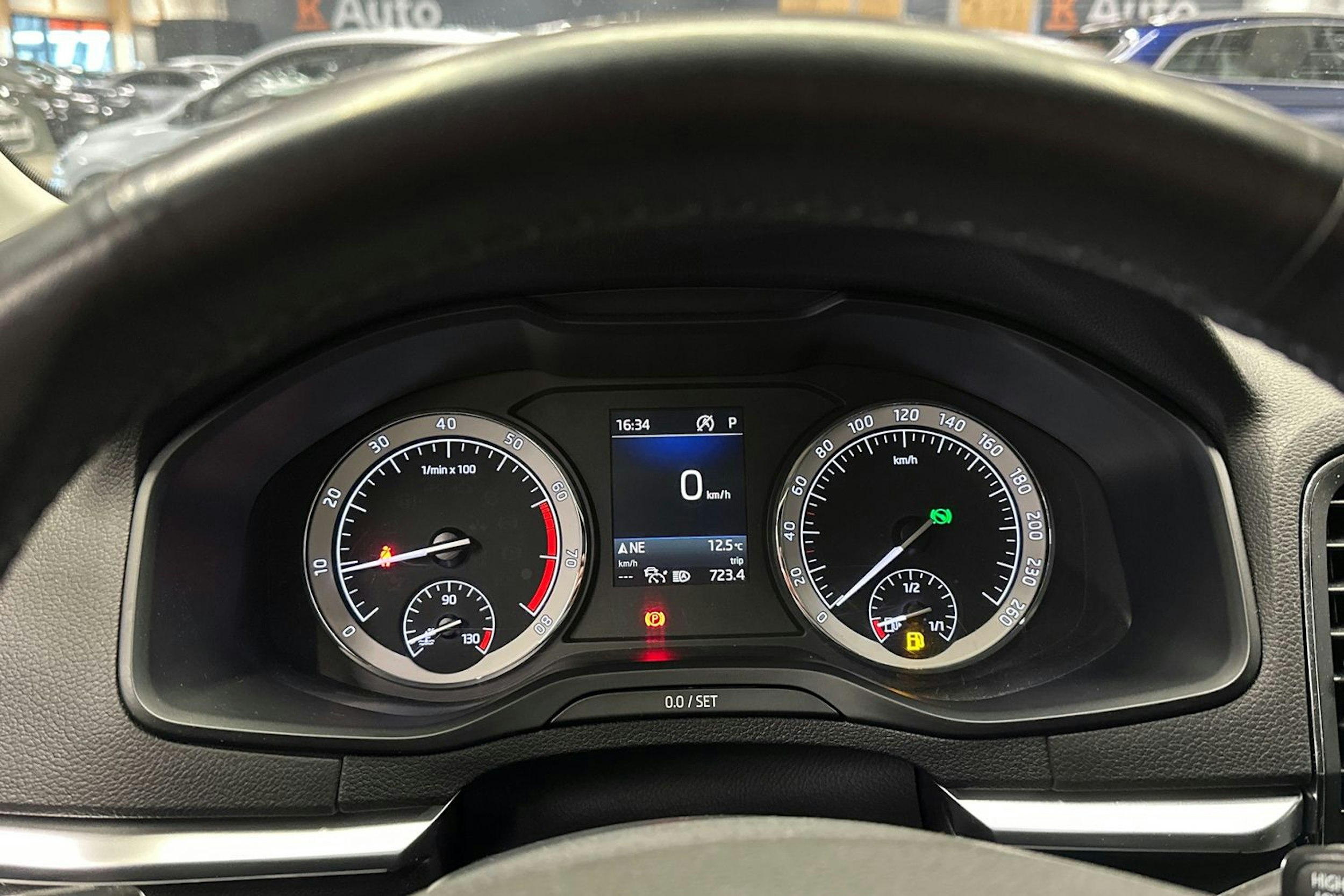 musta Skoda Karoq 2019 kuva 27.