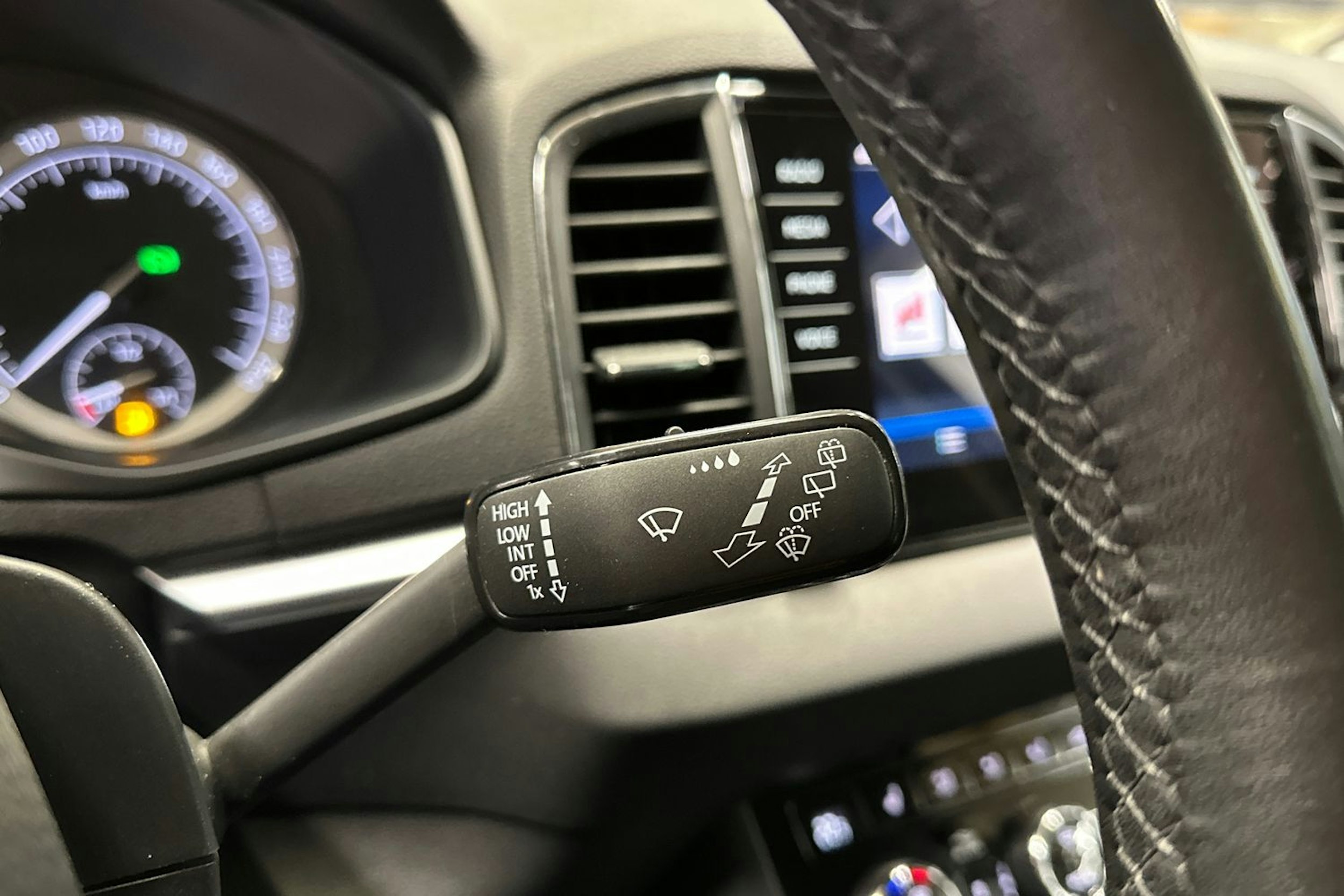 musta Skoda Karoq 2019 kuva 29.