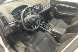 valkoinen Skoda Karoq 2020 kuva 3.