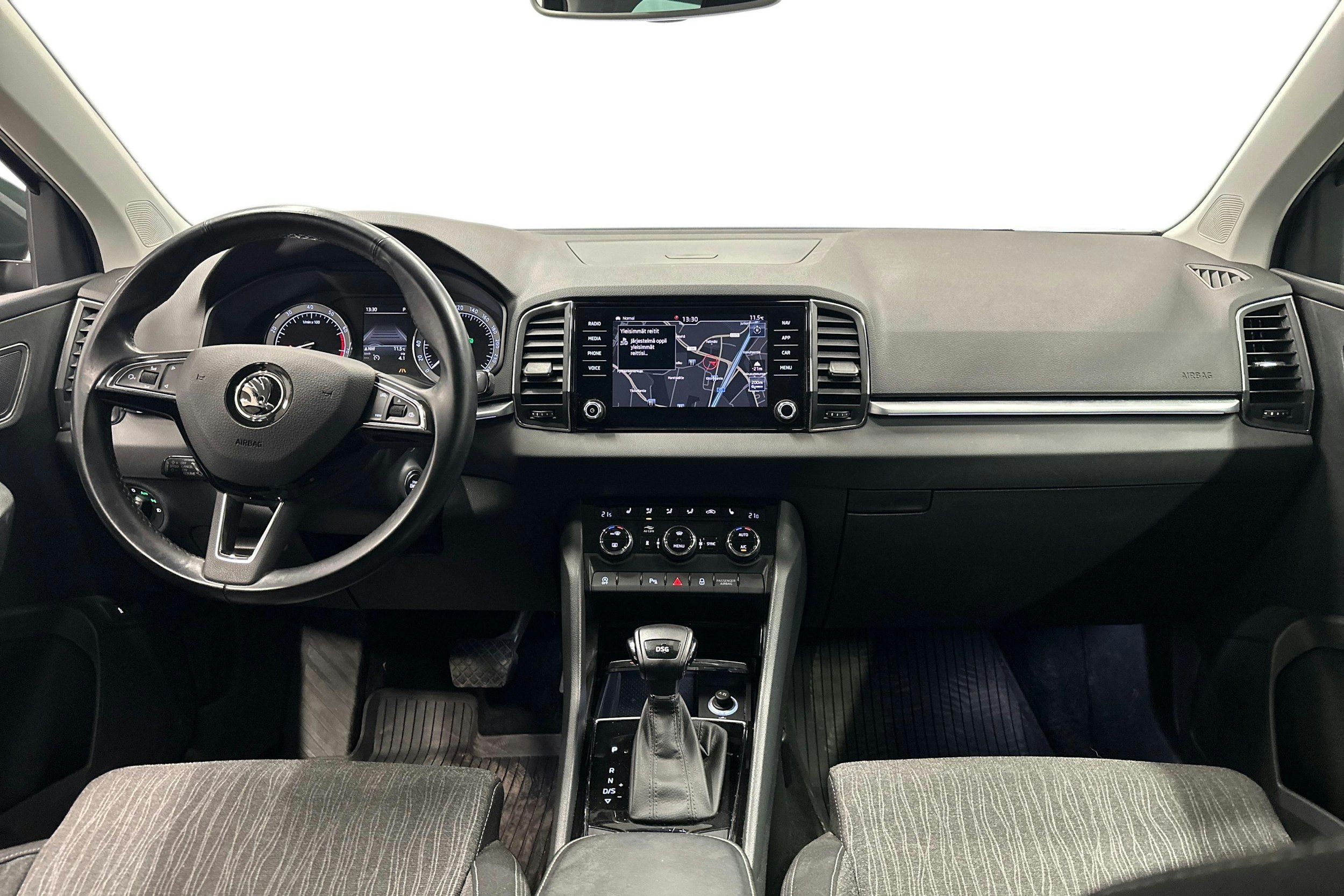 Vihreä Skoda KAROQ 2019 kuva 7.