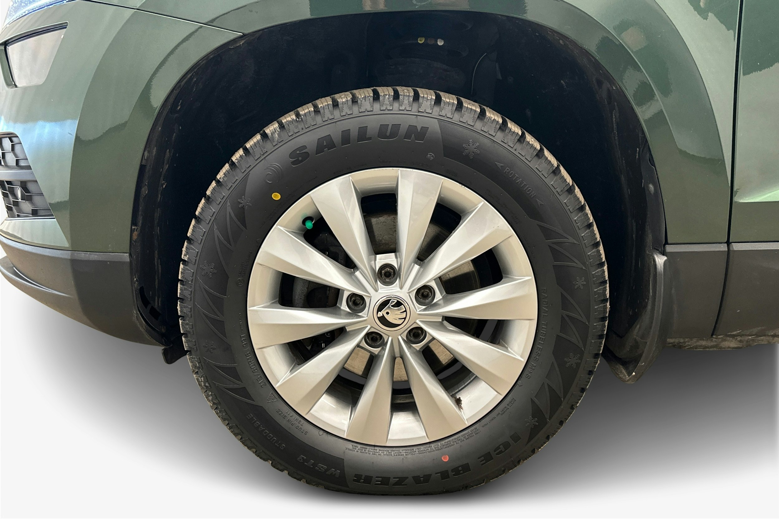 Vihreä Skoda KAROQ 2019 kuva 9.