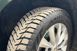 Vihreä Skoda KAROQ 2019 kuva 10.