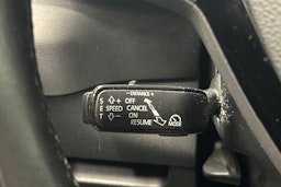 Vihreä Skoda KAROQ 2019 kuva 14.