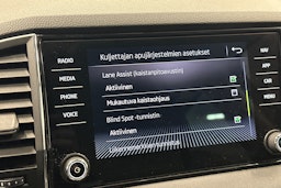 Vihreä Skoda KAROQ 2019 kuva 20.