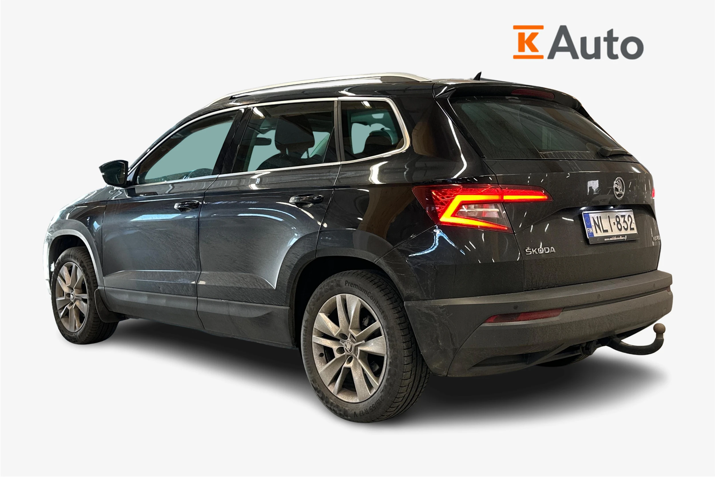 musta Skoda Karoq 2019 kuva 2.