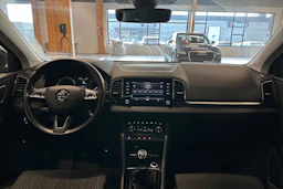 musta Skoda Karoq 2019 kuva 4.