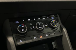 musta Skoda Karoq 2019 kuva 8.