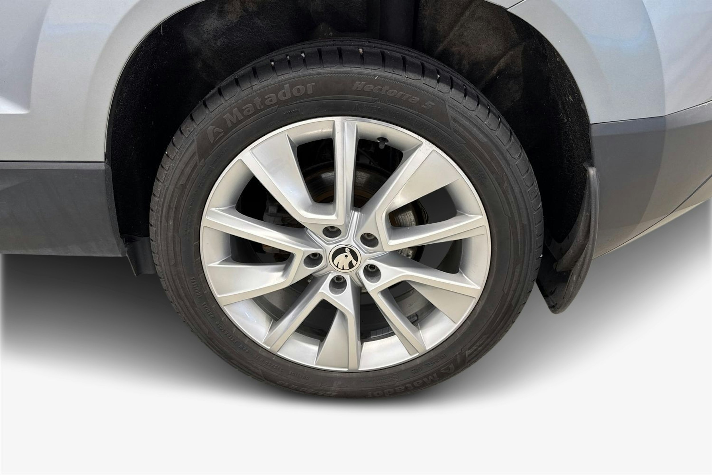 harmaa Skoda Karoq 2019 kuva 9.