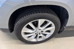 harmaa Skoda Karoq 2019 kuva 10.
