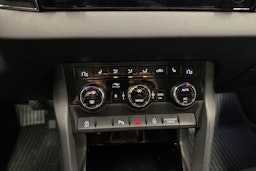harmaa Skoda Karoq 2019 kuva 17.