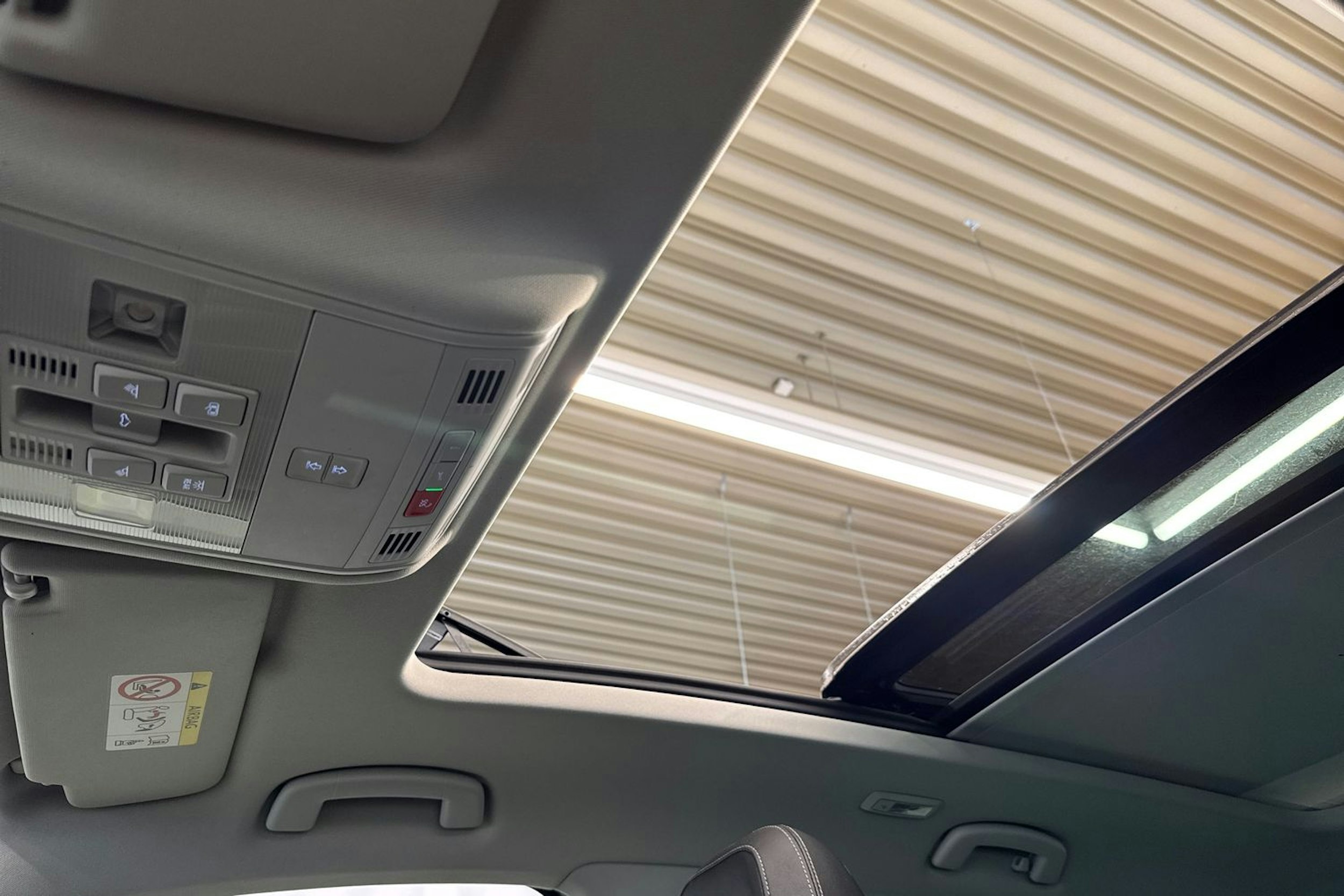 harmaa Skoda Karoq 2019 kuva 19.