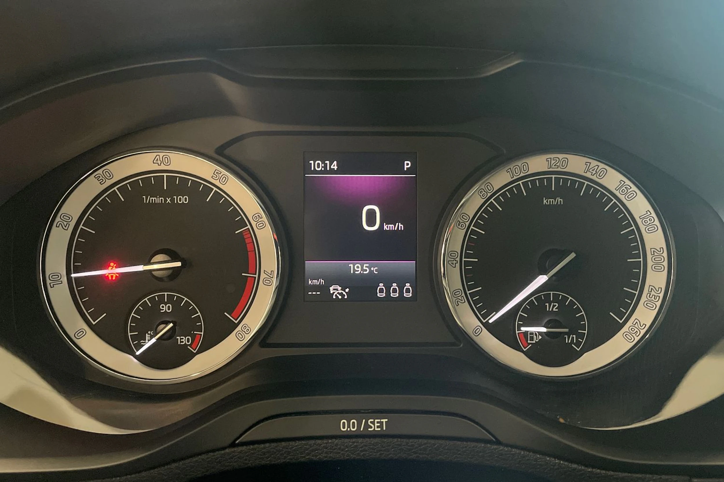 ruskea (beige) Skoda Karoq 2019 kuva 19.