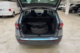 harmaa Skoda Karoq 2019 kuva 14.