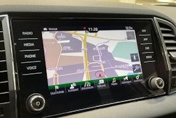 harmaa Skoda Karoq 2019 kuva 25.