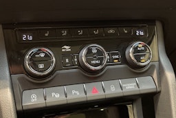 harmaa Skoda Karoq 2019 kuva 27.