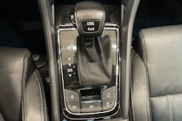 harmaa Skoda Karoq 2019 kuva 28.