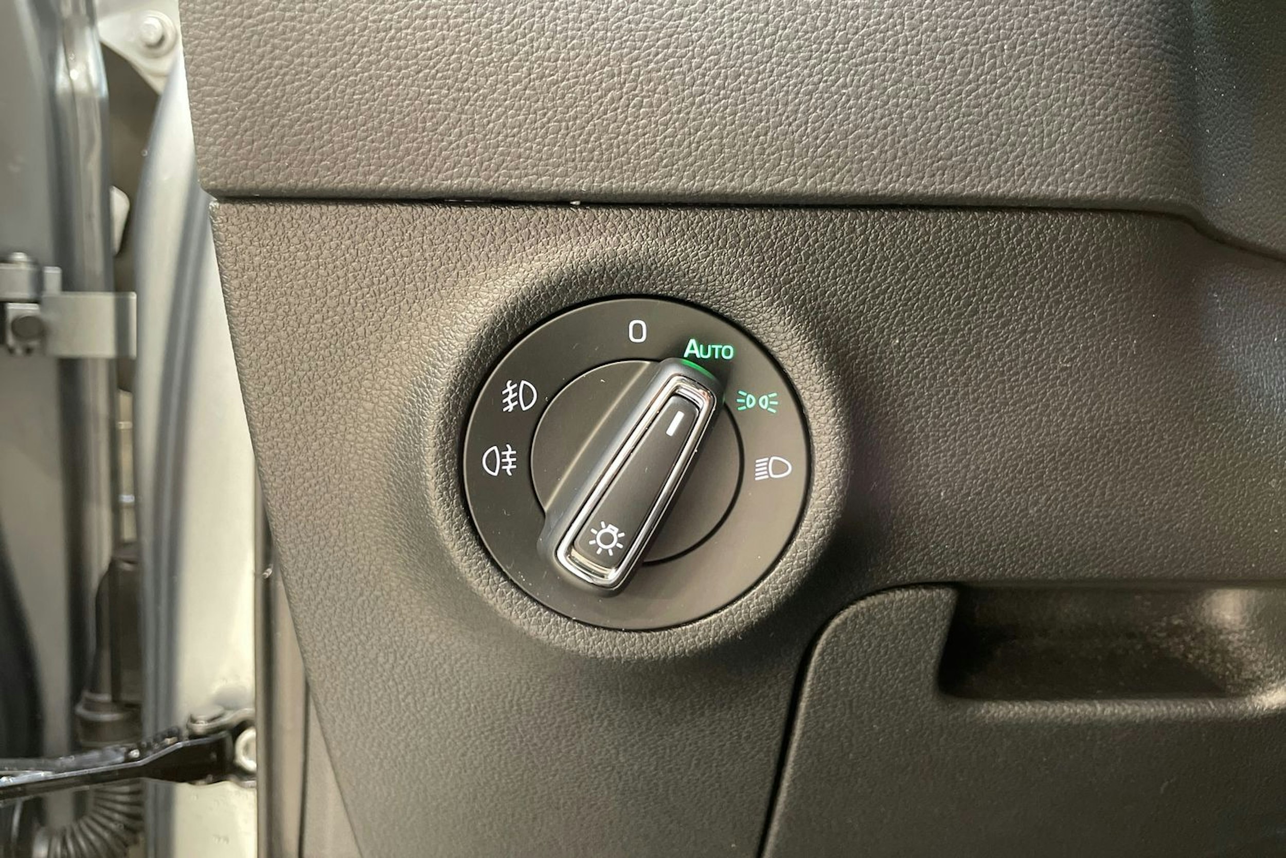 harmaa Skoda Karoq 2019 kuva 31.