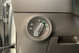 harmaa Skoda Karoq 2019 kuva 31.