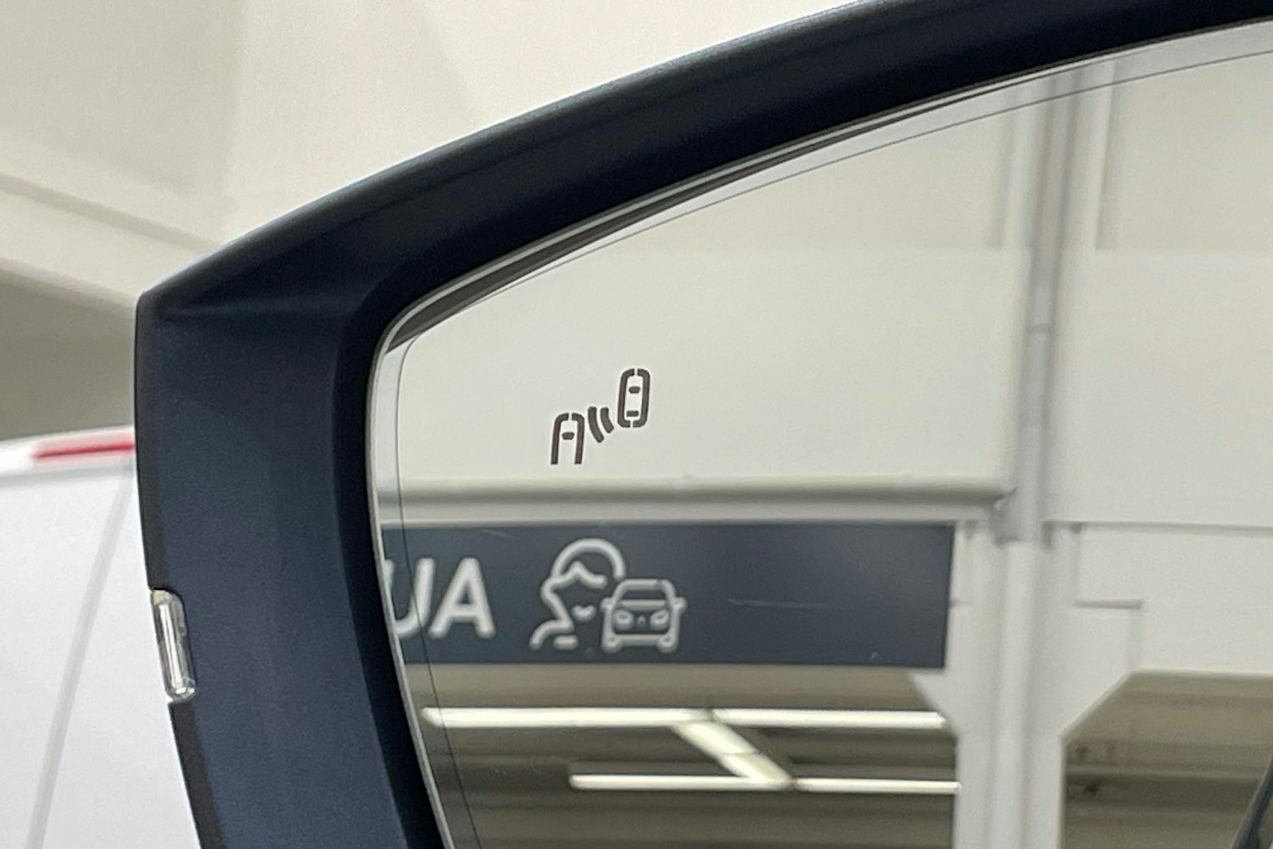 harmaa Skoda Karoq 2019 kuva 32.