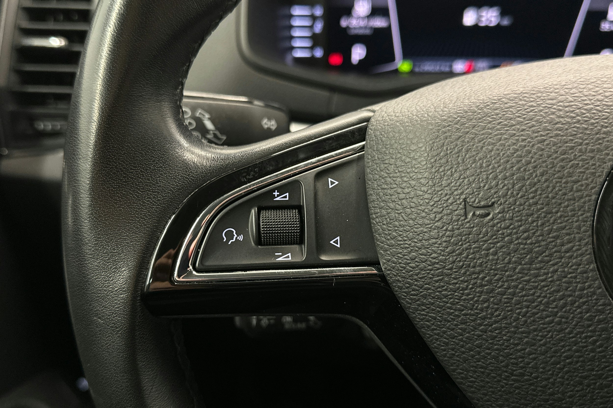 met. harmaa Skoda Karoq 2019 kuva 17.