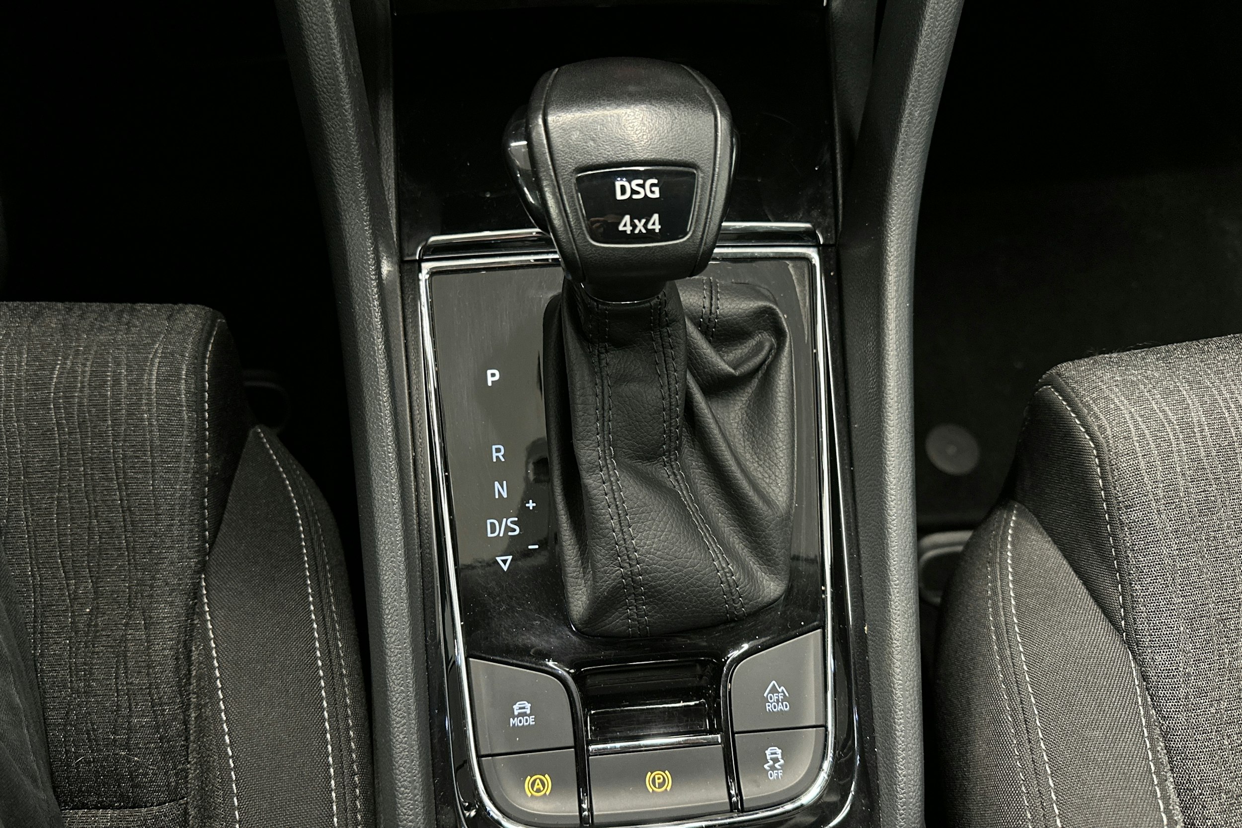 met. harmaa Skoda Karoq 2019 kuva 27.