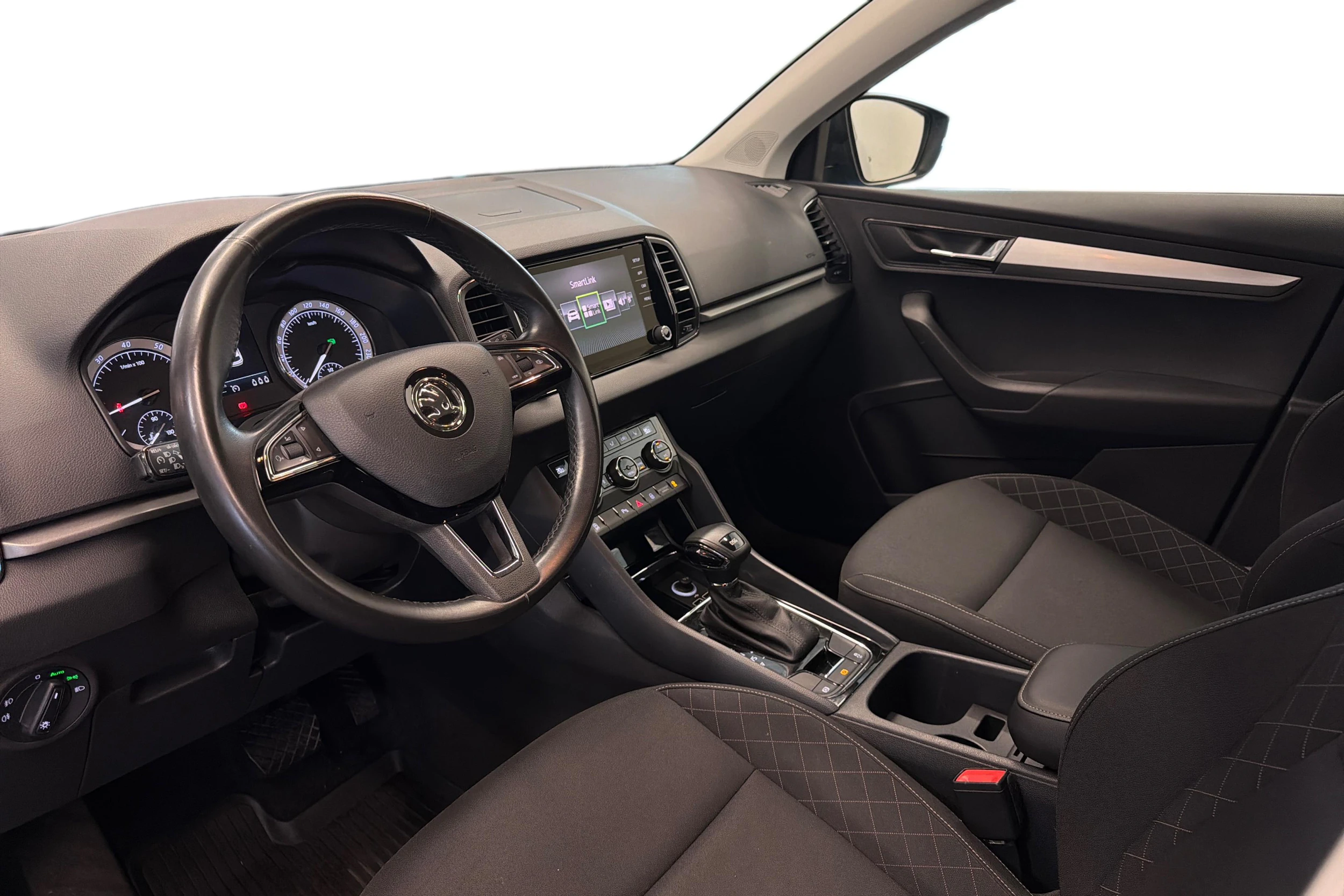 harmaa Skoda Karoq 2020 kuva 6.