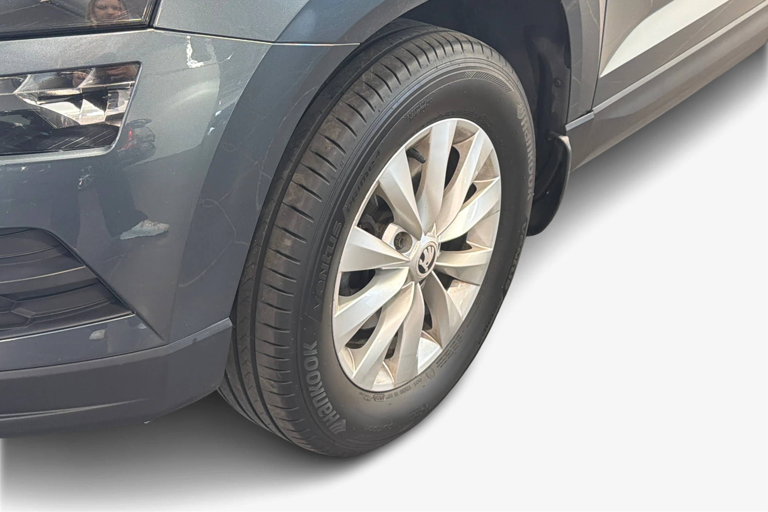 harmaa Skoda Karoq 2020 kuva 9.