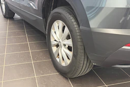 harmaa Skoda Karoq 2020 kuva 10.