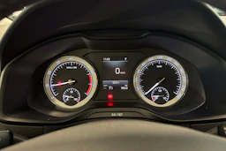 harmaa Skoda Karoq 2020 kuva 18.