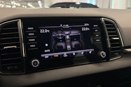 harmaa Skoda Karoq 2020 kuva 27.